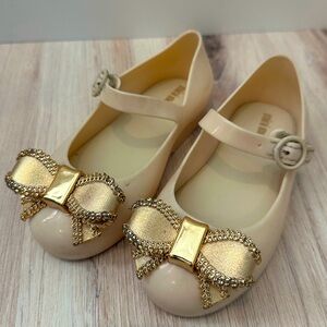 Mini Melissa size 10